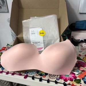 Knix Seamless Light Pink Bra